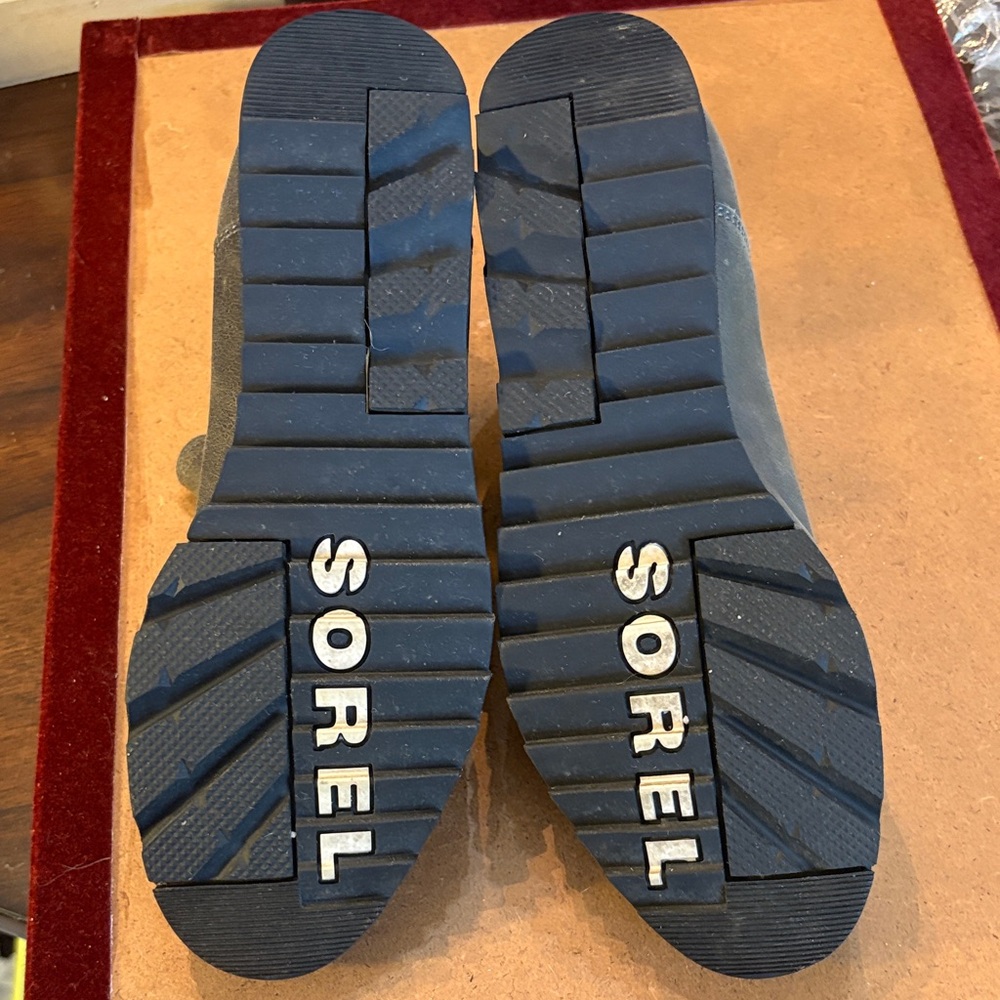 ☑️ Sorel Gray Ankle Thick rubber sole side elastic stretch on Booties - Picture 9 of 11